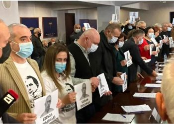 ზუგდიდის ახლად არჩეული საკრებულოს პირველი სხდომა ხმაურით დაიწყო