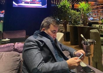 “ეს ფოტო კიევში გადავუღე, უხასიათოდ მომეჩვენა და ვუთხარი კიდეც, მგონი დეპრესიაში ხართ-თქო, არ მიპასუხა” – ნანუკა ჟორჟოლიანის ემოციური მილოცვა სააკაშვილს