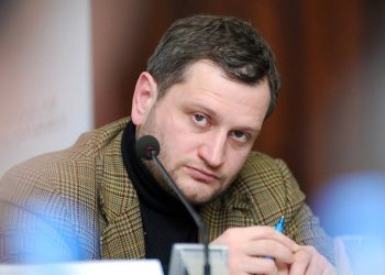 მოდით, ნუ დავიწყებთ წარსულის ქექვას.. ჩავარდნები ზვიად გამსახურდიასაც ჰქონდა – არმაზ ახვლედიანი