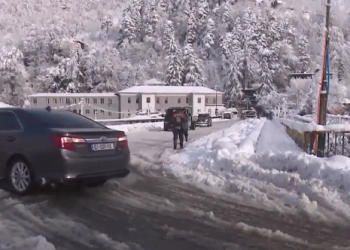 უამინდობა აჭარაში – ძლიერმა შტორმმა პირსის ნაწილი დაანგრია