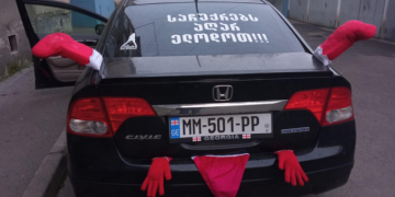 „ნებით გიზის თუ ძალა იხმარეო“ – ვინ გამოკეტა საბარგულში თოვლის ბაბუა?