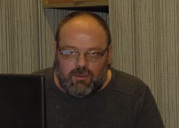 „მხარს ვუჭერო” რომ იძახი და თან “ჟურნალისტი” რომ გქვია შეჩემისმედიავ! იქნებ და დ ა მ ნ ა შ ა ვ ე ა, რა იცი?“ – ბაკურ სვანიძე