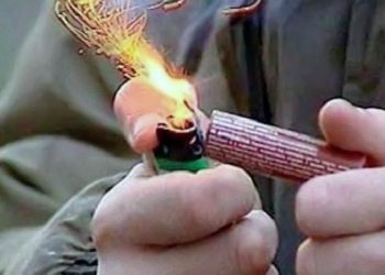 “ნუთუ არ შეიძლება რაღაცის მოფიქრება, რომ, ასეთი რაოდენობით არ გაყიდონ ამ პაჭა-პუჭა მარკეტებმა ეს საფეთქებლები და ბომბაჩკები ნებისმიერი ასაკის ბავშვზე???” – წერილი სოციალური ქსელიდან