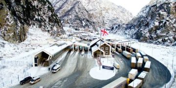 რთული მეტეოროლოგიური ვითარების გამო, საბაჟო-გამშვები პუნქტები საგანგებო რეჟიმში მუშაობენ – შემოსავლების სამსახური