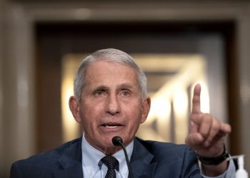 საშობაო მოგზაურობები „ომიკრონ“ ვარიანტის გავრცელებას გაზრდის – ენტონი ფაუჩი