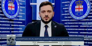 პროკურორი სააკაშვილის ადვოკატებს: თქვენ ალბათ დისკომფორტს გიქმნით ის ფაქტი, რომ 26 მაისის შემდეგ ბრალდებული სააკაშვილი ფუფუნების საგნებს იღებს სახელმწიფოს ფულით