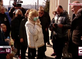 ენმ-ს ოფისში მოშიმშილეების მოსანახულებლად გიული ალასანია მივიდა