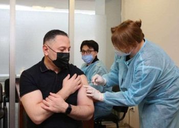 შს მინისტრი ვაქცინის „ბუსტერ“ დოზით აიცრა