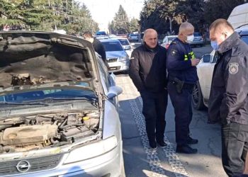 გორის ცენტრში მანქანას ცეცხლი გაუჩნდა – იყო ძლიერი აფეთქების ხმა