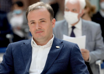 სააკაშვილი იმდენად აგონიაშია, მე არაა, სანდრას აქვს დახარჯულიო, ყოფილი მეუღლის წინააღმდეგ ჩვენებებს აძლევს – ირაკლი ზარქუა