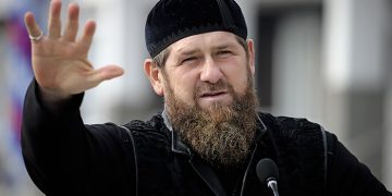 ჩემთვის რომ დაევალებინათ, უკრაინულ პრობლემას დიდი ხნის წინ გადავჭრიდი.. ან ჩეჩნეთის რესპუბლიკას მივუერთებდი ან უკრაინაშივე გადავჭრიდი – რამზან კადიროვი