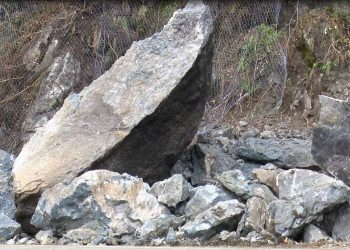 მესტია-ზუგდიდის დამაკავშირებელი საავტომობილო გზაზე გადაადგილება თავისუფალია – ადგილს, სადაც კლდე ჩამოიშალა, გეოლოგები სწავლობენ