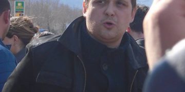 „პოლიტიკურ დამნაშევეებთან დაკავშირებით ისეთივე შეხედულება უნდა გვქონდეს, როგორიც ცივილურ სამყაროს ჰქონდა ჰუსეინის, ჩაუშესკოს, პინოჩეტის, ფრანკოს და ა.შ-ს მიმართ!“ – ლადო სადღობელაშვილი