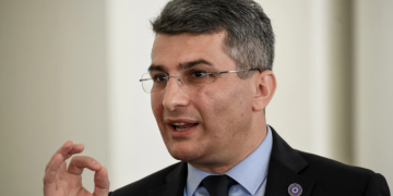 „ნაცმოძრაობაში“ განხეთქილება გახლეჩით დასრულდება – მამუკა მდინარაძე