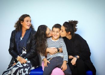 რატომ გადავიდნენ დები მაყაშვილები დედის გვარზე და რას ჰყვება რუსკა მამაზე, რომელიც ცნობილი მხატვარია