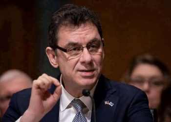 Pfizer-ის ხელმძღვანელი: კორონავირუსის საწინააღმდეგო აბები ვაქცინების ალტერნატივა არ არის