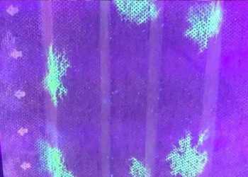 მეცნიერებმა შექმნეს ნიღაბი, რომელიც კოვიდთან კონტაქტისას ანათებს