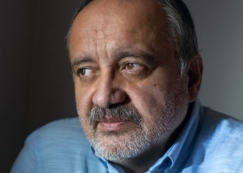 საყოველთაო იდიოტიზმის გამოვლინებაა.. ვინ ვის ურიგდება? რას ნიშნავს ეს?  – ნოდარ ლადარია