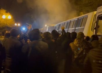 ოკუპირებულ სოხუმში უკიდურესი დაძაბულობაა – მოსახლეობა კორდონის გარღვევას ცდილობს