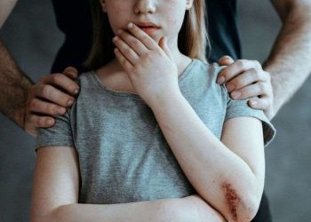 “მე თუ დამიჭერენ თქვენ თავშესაფარში წაგიყვანენ და იქ ცუდად მოგექცევიან” – როგორ აშანტაჟებდა არასრულწლოვან შვილებს პედოფილიაში ბრალდებული მამა