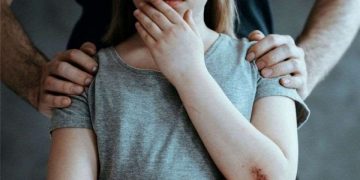 “მე თუ დამიჭერენ თქვენ თავშესაფარში წაგიყვანენ და იქ ცუდად მოგექცევიან” – როგორ აშანტაჟებდა არასრულწლოვან შვილებს პედოფილიაში ბრალდებული მამა