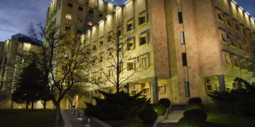 პროკურატურამ ორსული მეუღლის განსაკუთრებული სისასტიკით განზრახ მკვლელობის ფაქტზე დაკავებულს ბრალდება წარუდგინა