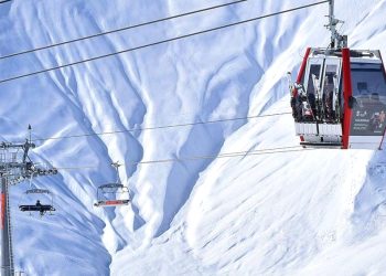 მესამე დღეა ყაზბეგიდან მირეკავენ ჩარჩენილი ტურისტები..მოიტა რაღაცა ქენით, განცხადება გააკეთეთ, პოსტი დადეთ, ვიდეო გვაჩვენეთ – ვატო ასათაშვილი