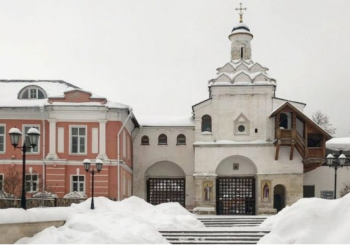 რუსეთში, მართლმადიდებლურ გიმნაზიაში 18 წლის კურსდამთავრებულმა თავი აიფეთქა