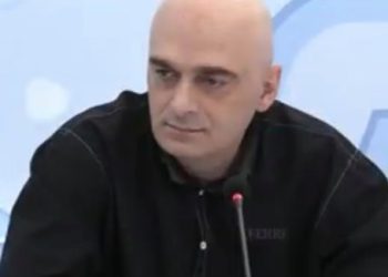 „სააკაშვილო, წარმოიდგინე გამსახურდია რომ დაეპატიმრებინათ და გლდანის ციხეში ჩაესვათ, რამდენი გაწირავდა სიცოცხლეს ზვიადის დასახსნელად“ – რა ფოტოებს აქვეყნებს სანდრო ბრეგაძე