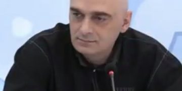 „სააკაშვილო, წარმოიდგინე გამსახურდია რომ დაეპატიმრებინათ და გლდანის ციხეში ჩაესვათ, რამდენი გაწირავდა სიცოცხლეს ზვიადის დასახსნელად“ – რა ფოტოებს აქვეყნებს სანდრო ბრეგაძე