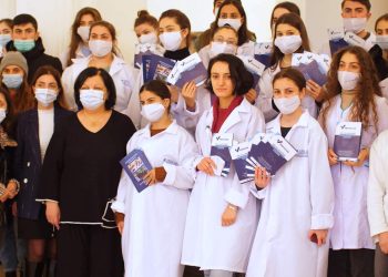 ბათუმის სახელმწიფო უნივერსიტეტის სტუდენტები კამპანიას #ავიცრათერთმანეთისთვის შეუერთდნენ