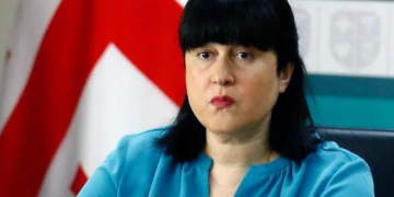 იყო თუ არა ტიკარაძის გადადგომამდე მთავრობის სხდომაზე დაპირისპირება და „ხელების ბრახუნი“ – რას იხსენებს თამარ გაბუნია