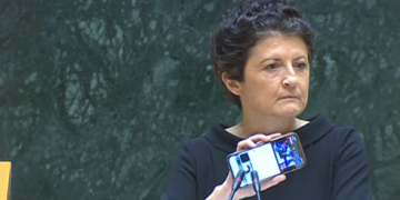 თქვენ ხართ სამარცხვინო, “მონა ქალი იზაურა”, ყველაზე ოდიოზური ქალი ოპოზიციონერი – წულუკიანი ჩარკვიანს