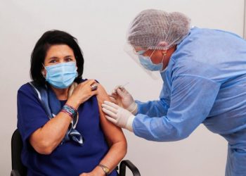 სალომე ზურაბიშვილი ბუსტერ დოზით აიცრა