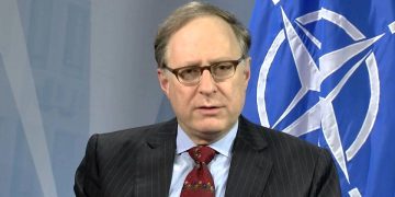 უკრაინის კრიზისთან დაკავშირებით აშშ-მა არც ერთი შესაძლებლობა არ უნდა გამორიცხოს, მათ შორის ძალის გამოყენებაც – ალექსანდრ ვერშბოუ