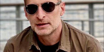 ქართველ კაცებსაც თუ ეყოფათ ვაჟკაცობა და გაიხსენებენ სკოლებში გატარებულ ბავშვობის წლებს, შესაძლოა ერთი ნაბიჯი გადაიდგას ქართული სკოლების პათოლოგიური, პარა-კრიმინალური მენტალიტეტის იერარქიის დასაშლელად და ამოსაძირკვად – ზურაბ გურული