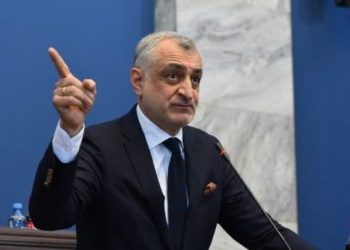 ხაზარაძე:”ახლა ვნახე ტვ იმედის ანონსი, სადაც ნათქვამია – ხაზარაძე და ჯაფარიძე გვემალებიანო…აქ ვარ, გელოდებით!!!”