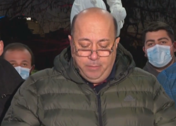 კატეგორიულად ვემიჯნებით მიქელაძის პრო-ნაციონალურ პოლიტიკას – პარტია „საქართველოსთვის“ აჭარის ორგანიზაცია 14-მა წევრმა დატოვა