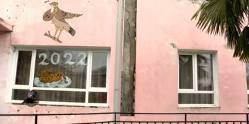 ბაღი, რომლის რეაბილიტაციაზე 900 ათას ლარამდე დაიხარჯა, ისევ ავარიულია