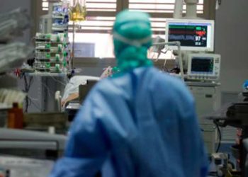 “ქვეყნის მსხვილ კლინიკებში ექიმებს მორიგეობის გადაბმა უწევთ, რადგან მედიკოსების დიდ ნაწილს COVID 19 დაუდგინდა და მედპერსონალი აღარ ჰყოფნით”