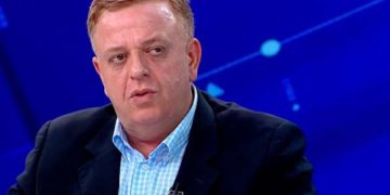 რის გამო, არ მოსწონს და არ ეთანხმება ოპოზიცია რეზოლუციას? რომ პირდაპირ ომს არ ვუცხადებთ რუსეთს, არ მოვითხოვთ პუტინის დაპატიმრებას, უფრო მეტიც ,არ ვაგზავნით შეიარაღებას და ჯარს უკრაინაში ?!”-ნიკოლეიშვილი