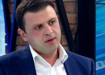 “რა მაგის პასუხია და, ამ რადიკალურმა ნაც მედიებმა რომ გააზიარეს ვიდეო და მერე რომ წაშალეს, ესე იგი მიხვდნენ რომ შეეშალათ და ერთუჯრედიანი იდიოტები არიან, ხომ? მაგრამ, მარტო წაშლა არ კმარა-საჯაროდ მოიხადონ ბოდიში!- გვიდიანი