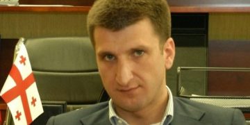 და რა ხდება იცით დღეს? მაგრამ საიდან უნდა იცოდეთ ისე მაღლა ხართ თავი არ აარტყათ ღმერთებს, ვდარდობ…” – ირაკლი წულაია