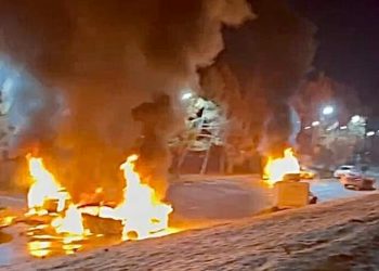 “ალმათი ამ წუთებში – წვავენ პოლიციის მანქანებს, საიდანაც ხალხს შეუტიეს” – ყაზახეთში ხალხი საწვავის გაძვირებას სამი დღეა აპროტესტებს