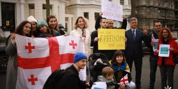 ქართველმა სტუდენტებმა დიდ ბრიტანეთში უკრაინის მხარდამჭერი აქცია გამართეს