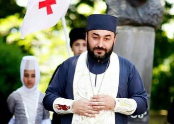 “ამდენი ჩიჩინის მერე ვინც კიდე არ მარხულობთ, ჭამეთ, სვიით… მაინც წასულია თქვენი საქმე… გამოდით ხალხო და ილოცეთ, რას აკეთებთ?” – მამა ლევანი