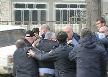 ოზურგეთში პოლიციამ ენმ-ის ორი დეპუტატი დააკავა