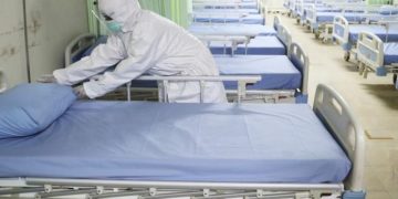 ჰოსპიტალიზებული ადამიანების რაოდენობა ისტორიულ მინიმუმზეა – კოვიდკლინიკებში საწოლების 40% თავისუფალია – ბიძინა კულუმბეგოვი