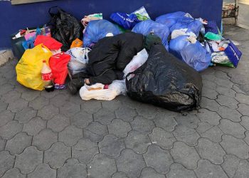 “პირველივე შეხედვით ვერ ხედავთ ადამიანს, არა? – ღამე როგორ გძინავთ ბიჭო, ვისაც აემის შეცვლა შეგიძლიათ და არ შვებით” – აკა სინჯიკაშვილი