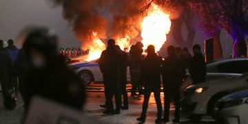 ყაზახეთში აქციის მონაწილეებმა ალმატის აეროპორტი დაიკავეს